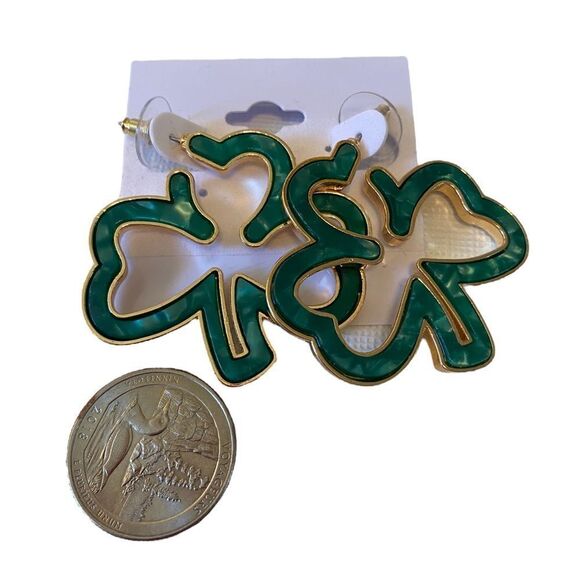 Marbled Green & Gold Shamrock Posts. - Picture 6 of 6